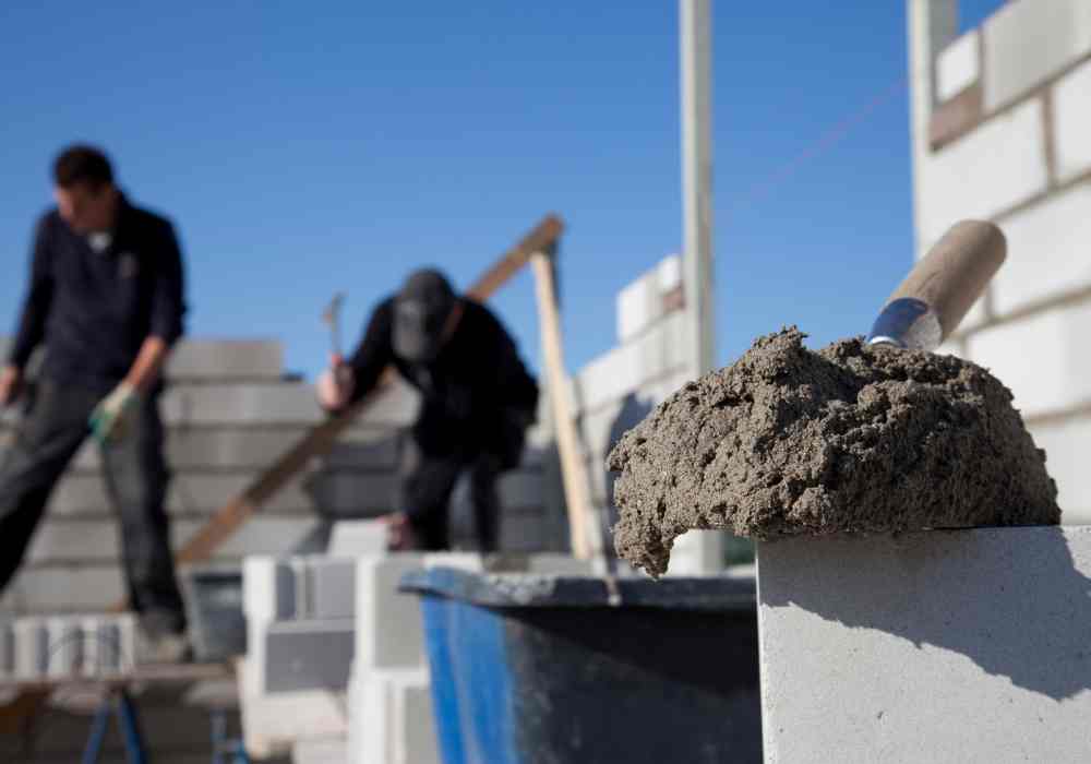 Se Requieren Albañiles para Construcción de Casas